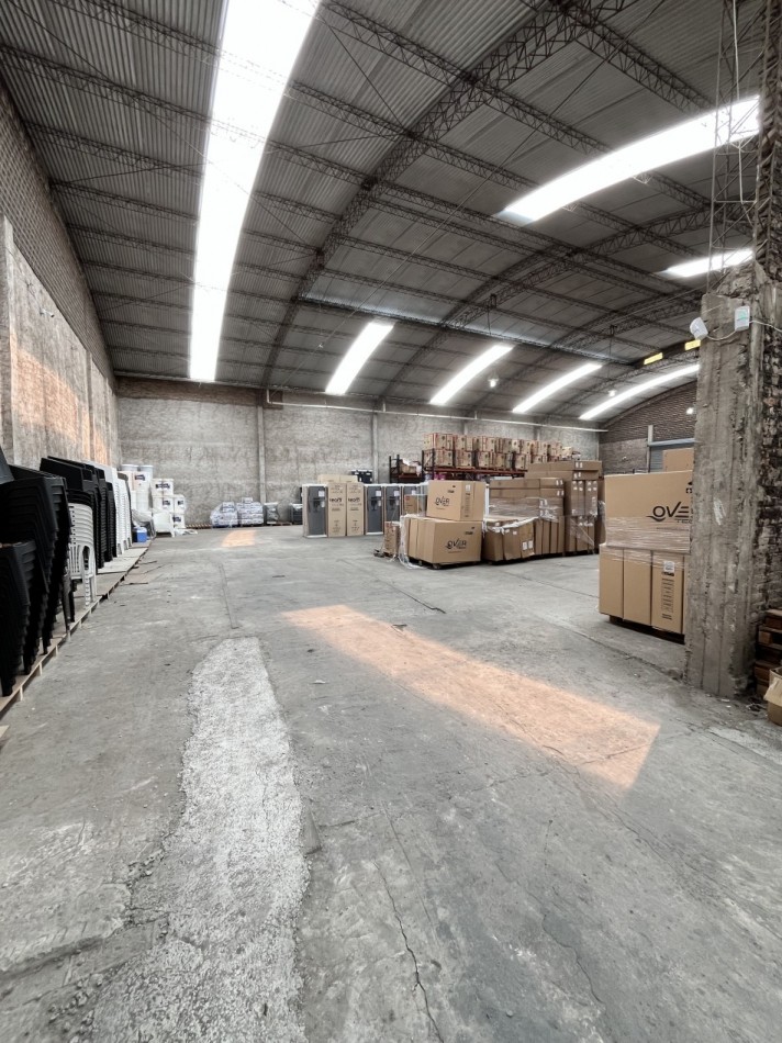 AJ DEPOSITOS 1200 m2 en excelente estado Berazategui