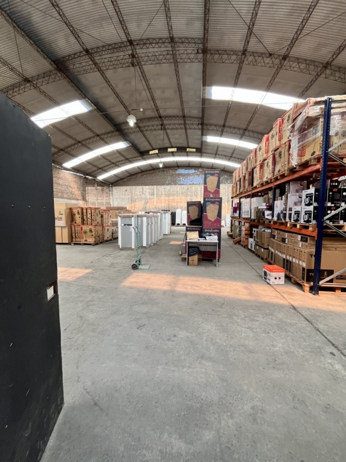 AJ DEPOSITOS 1200 m2 en excelente estado Berazategui