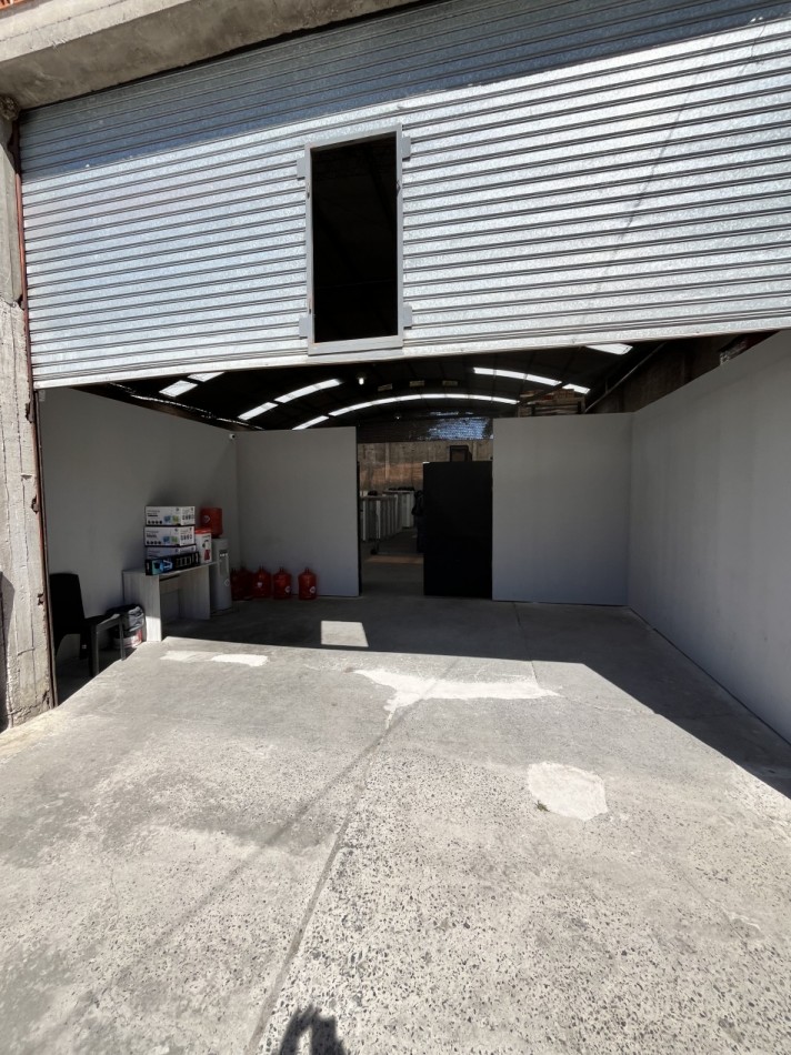 AJ DEPOSITOS 1200 m2 en excelente estado Berazategui