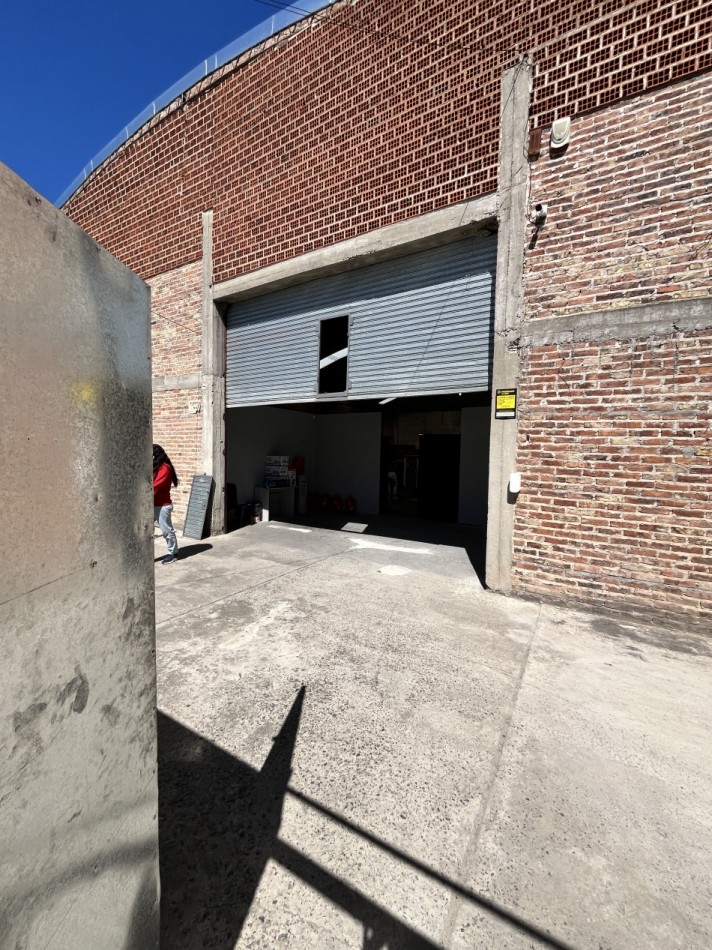 AJ DEPOSITOS 1200 m2 en excelente estado Berazategui