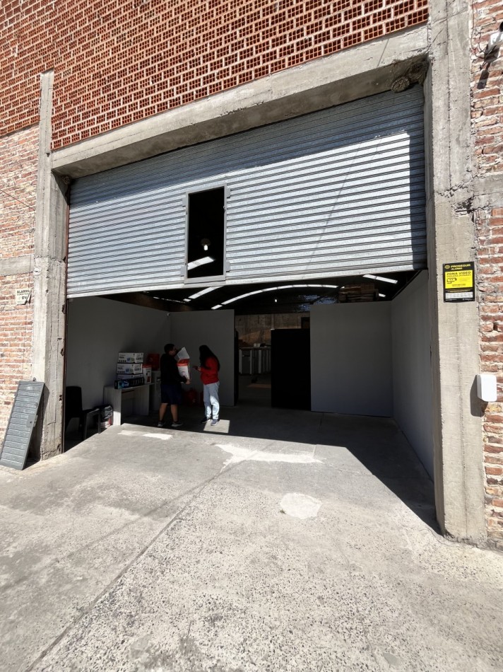 AJ DEPOSITOS 1200 m2 en excelente estado Berazategui