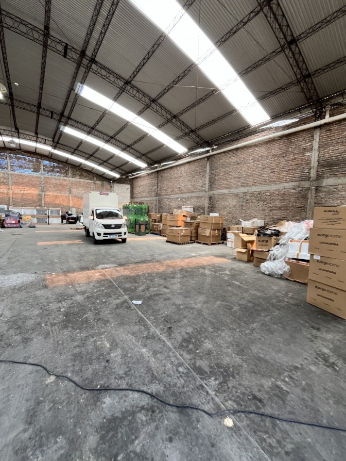 AJ DEPOSITOS 1200 m2 en excelente estado Berazategui