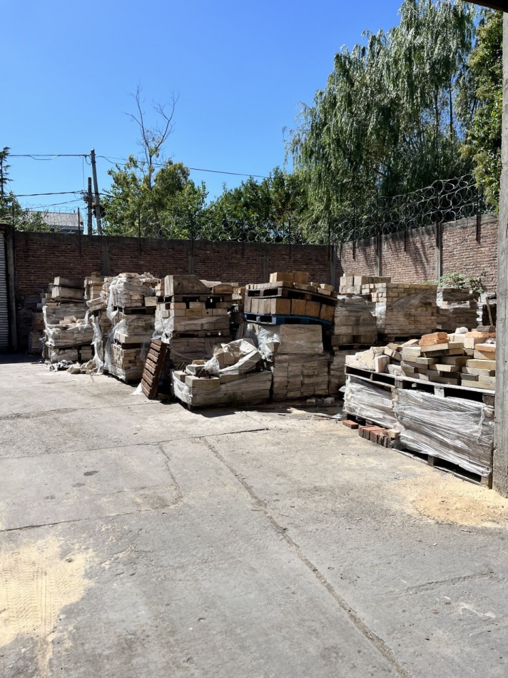 AJ DEPOSITOS 1200 m2 en excelente estado Berazategui