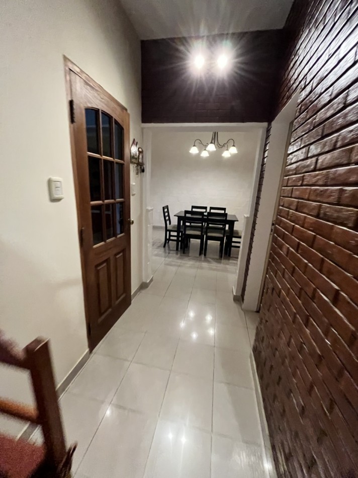AJ - CASA EN DOS PLANTAS - IMPECABLE - APTA CREDITO