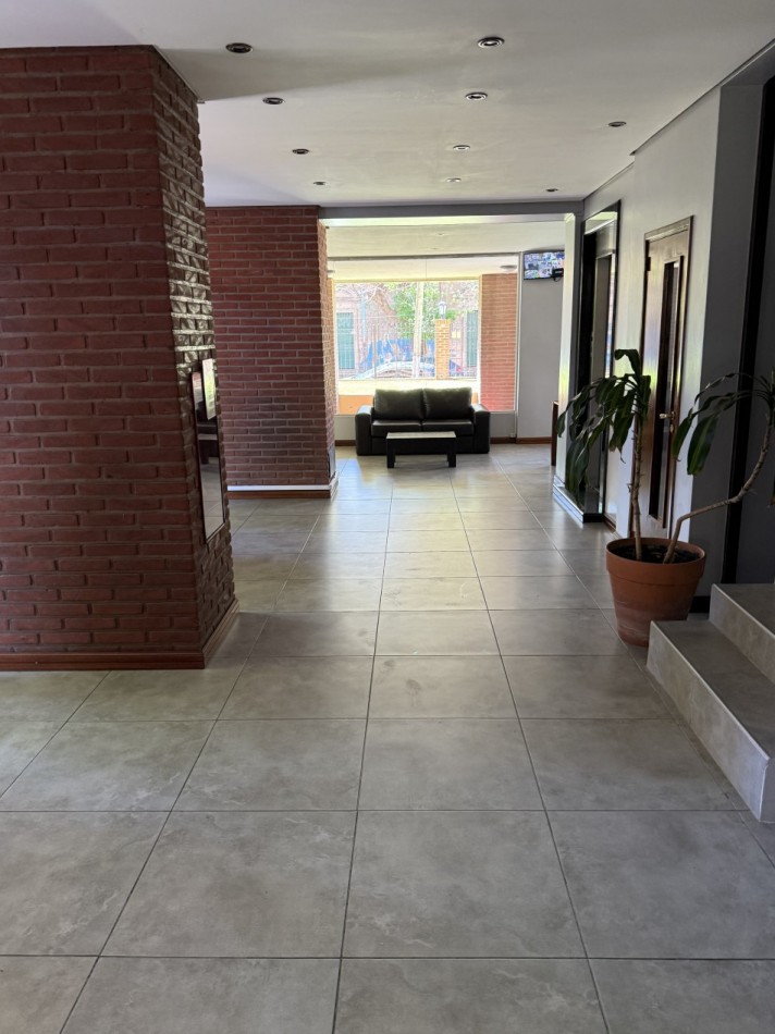 AJ - Departamento 3 ambientes, con la posibilidad de convertirlo en 3 dormitorios