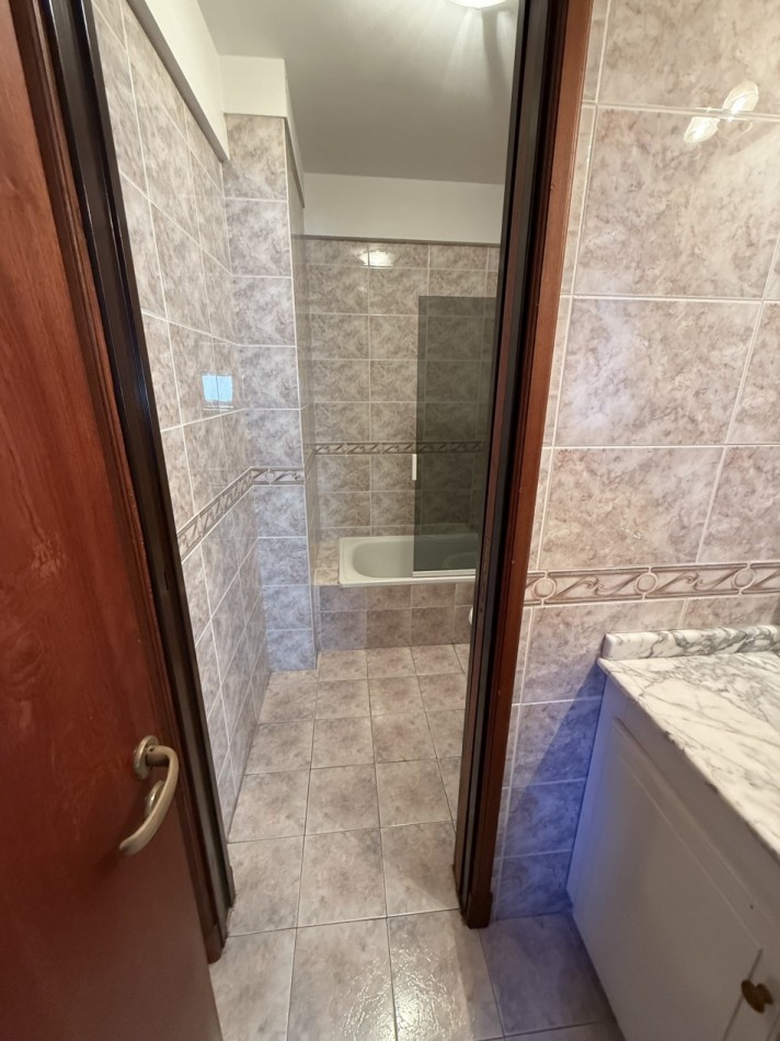 AJ - Departamento 3 ambientes, con la posibilidad de convertirlo en 3 dormitorios