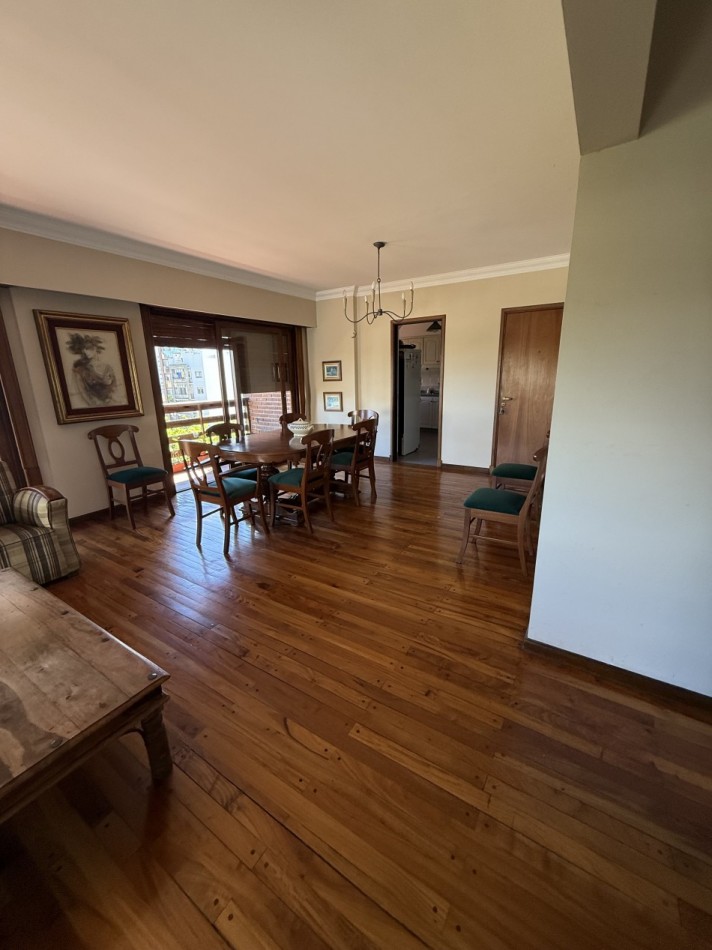 AJ - Departamento 3 ambientes, con la posibilidad de convertirlo en 3 dormitorios