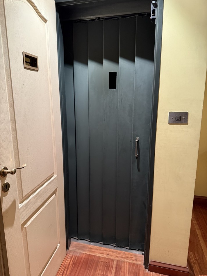 AJ - Importante  propiedad de categoria ideal geriatrico, clinica, consultorios