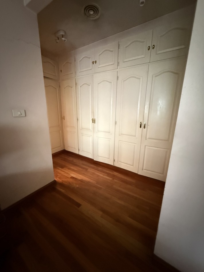 AJ - Importante  propiedad de categoria ideal geriatrico, clinica, consultorios