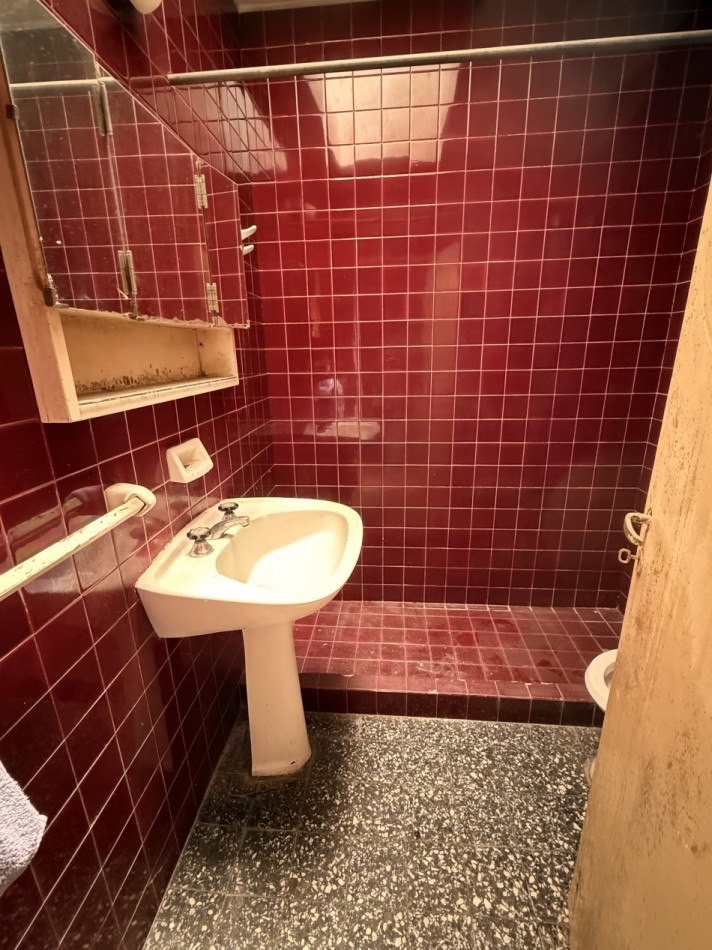 AJ - CASA 2 DORMITORIOS AMPLIO LOTE 