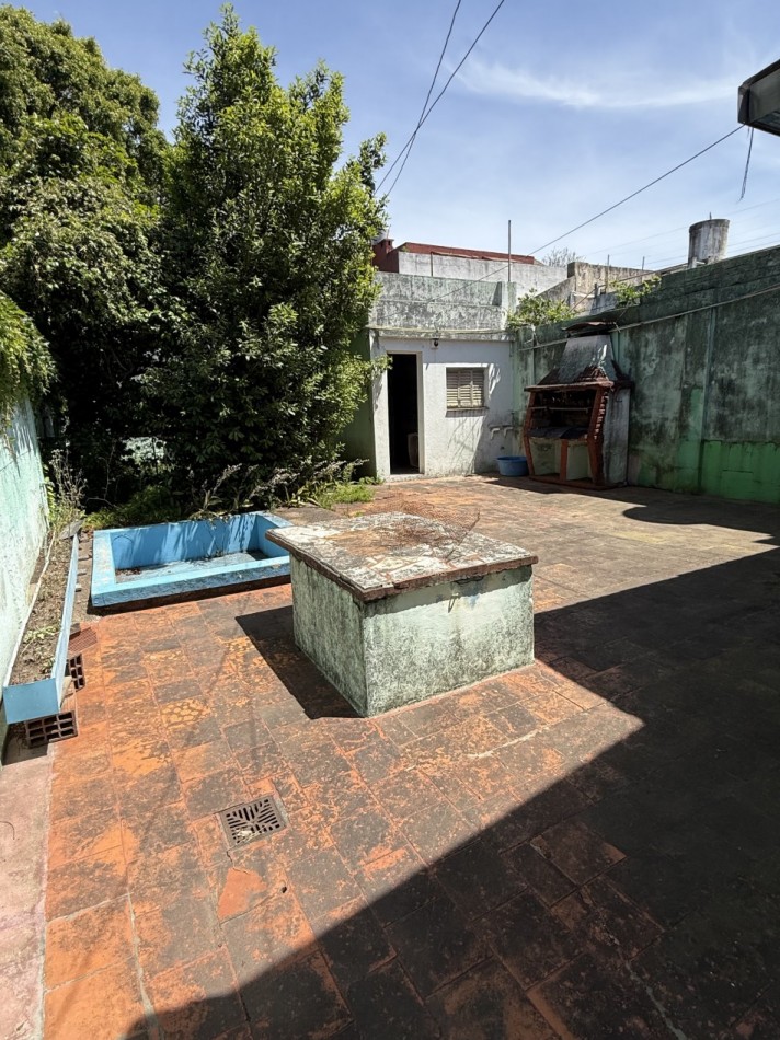 AJ - CASA 2 DORMITORIOS AMPLIO LOTE 