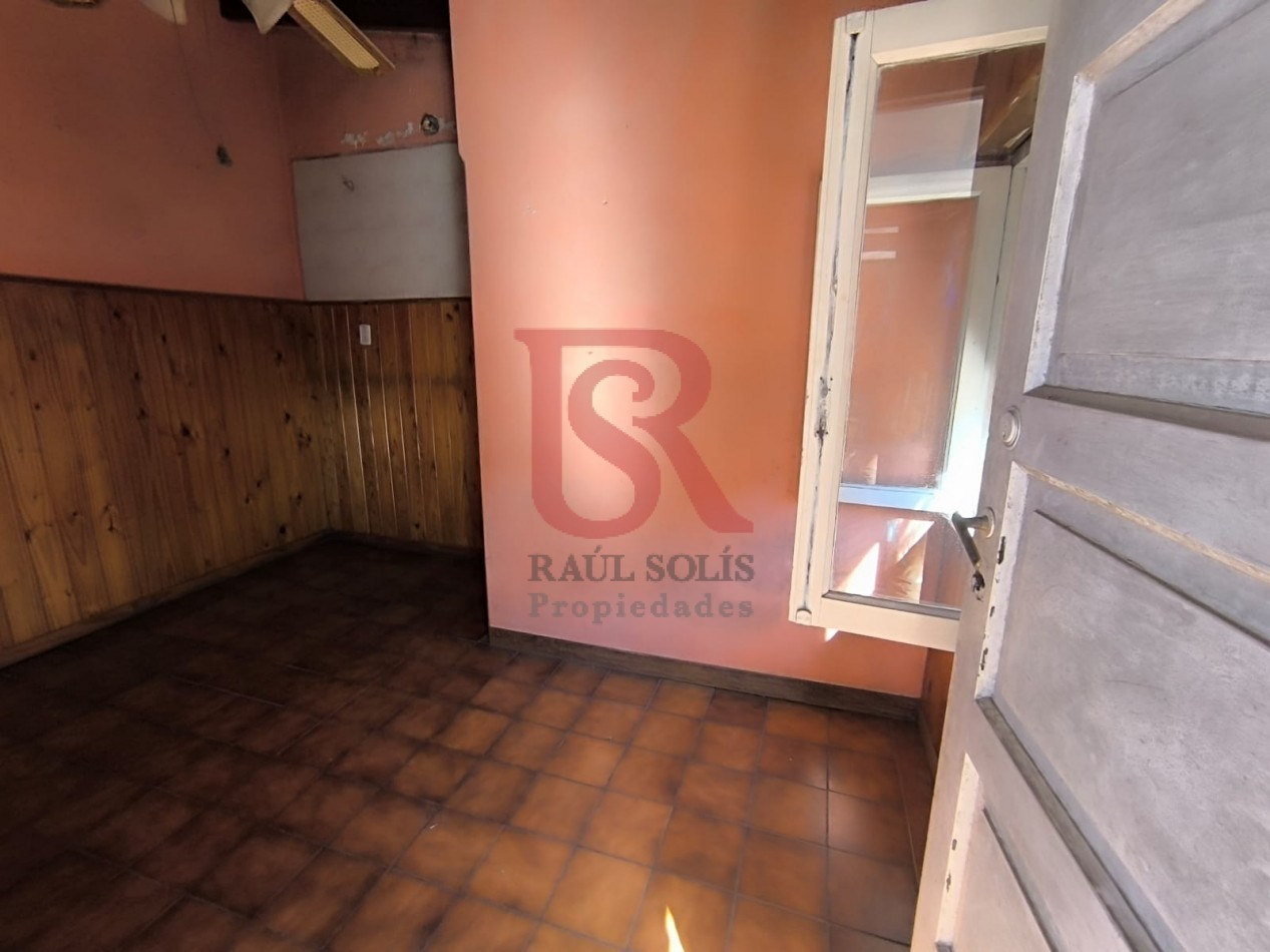 LP - venta hermosa casa con patio y parrilla a metros de la estacion de Don Bosco