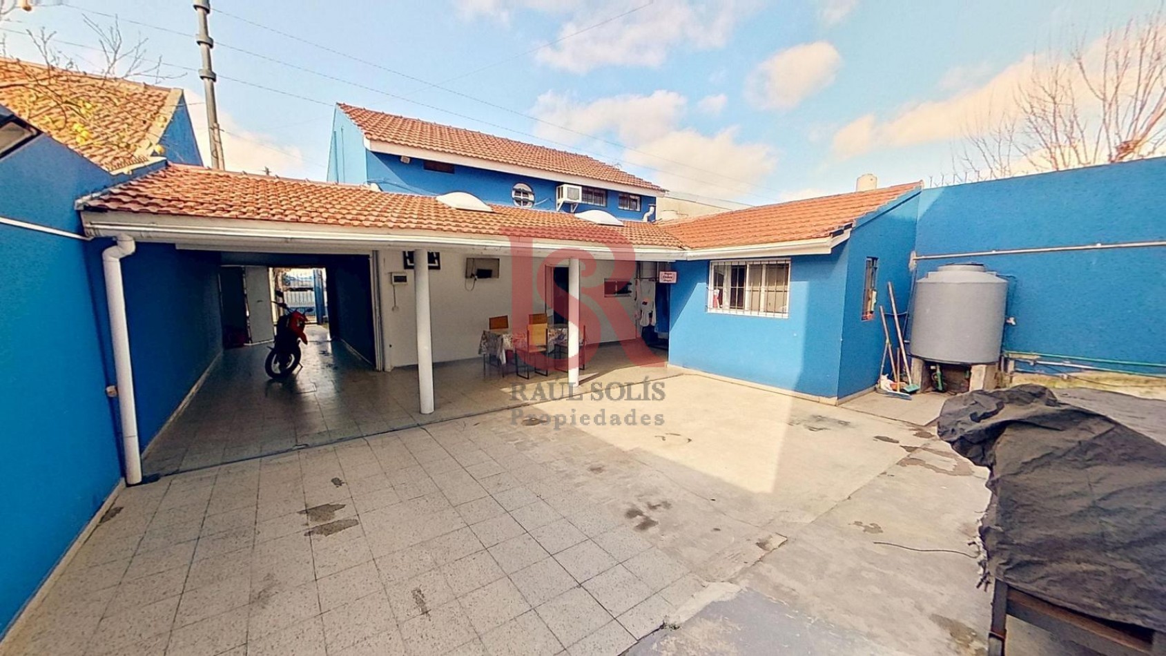 AM. Casa tres ambientes en Venta Quilmes Oeste 