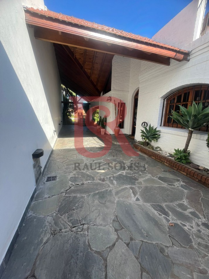 GZ - Gran casa de Categoria desarrollada sobre lote de 13 por 53 (Impecable)