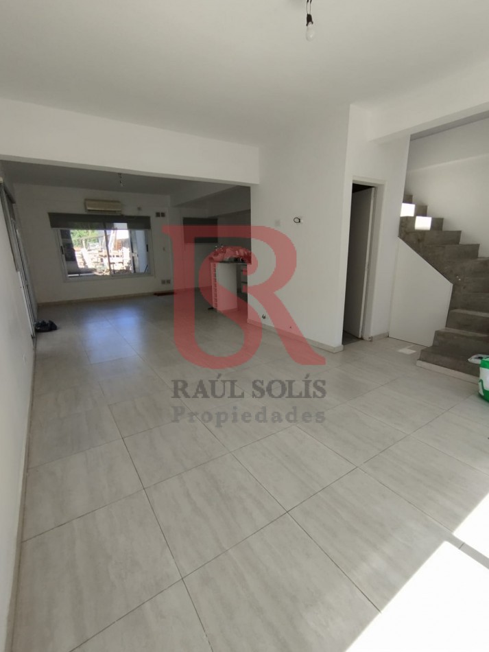 GZ - DN // Moderna casa cuatro ambientes en Barrio Parque El Carmencito