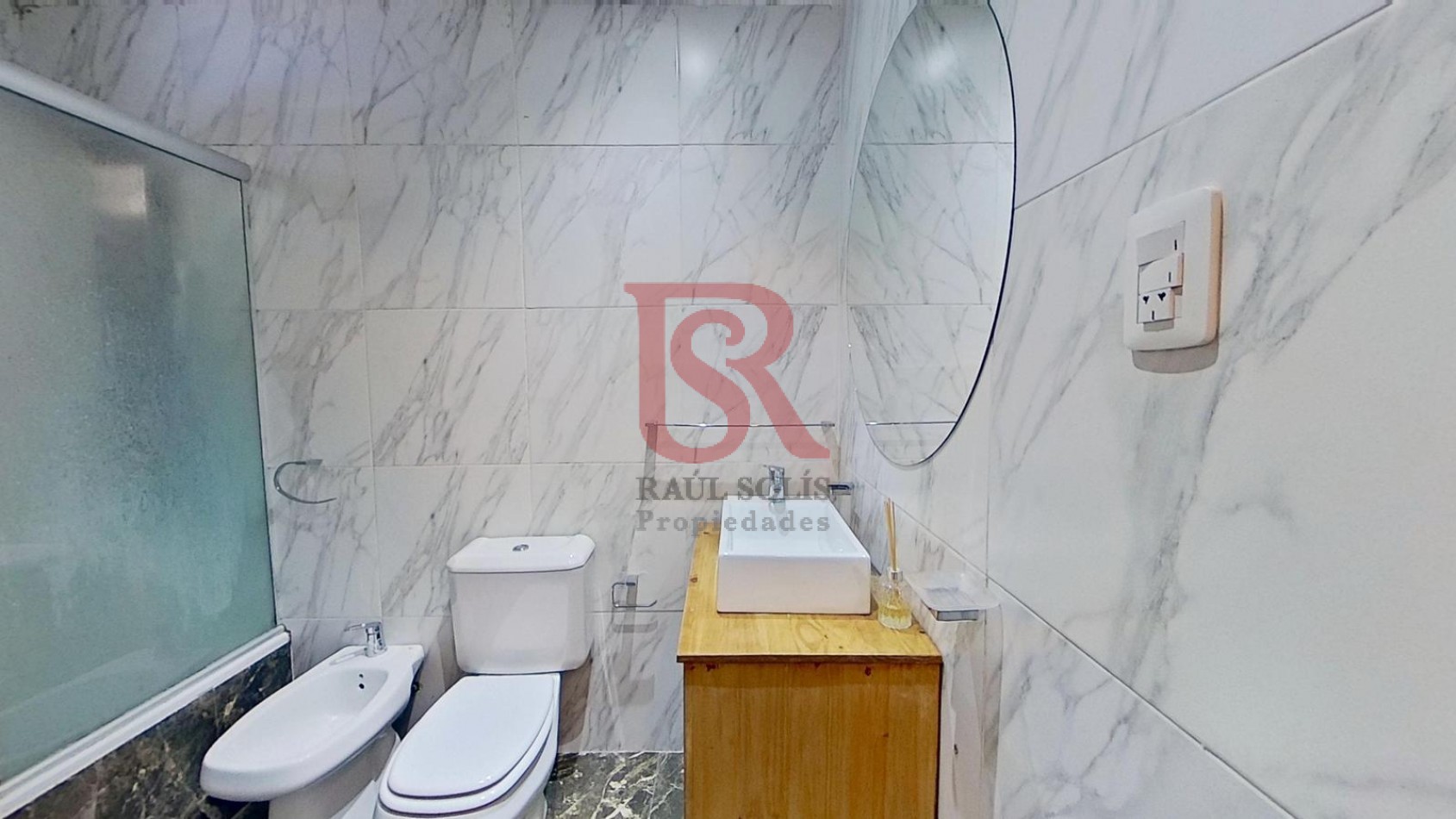 AM. Casa tres ambientes en Venta Quilmes Oeste 