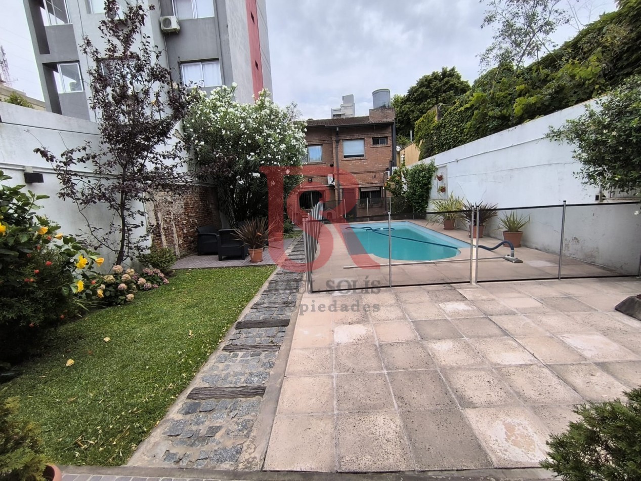 LP - RETASADA Hermosa casa 4 ambientes con quincho, pileta y garaje en Quilmes centro