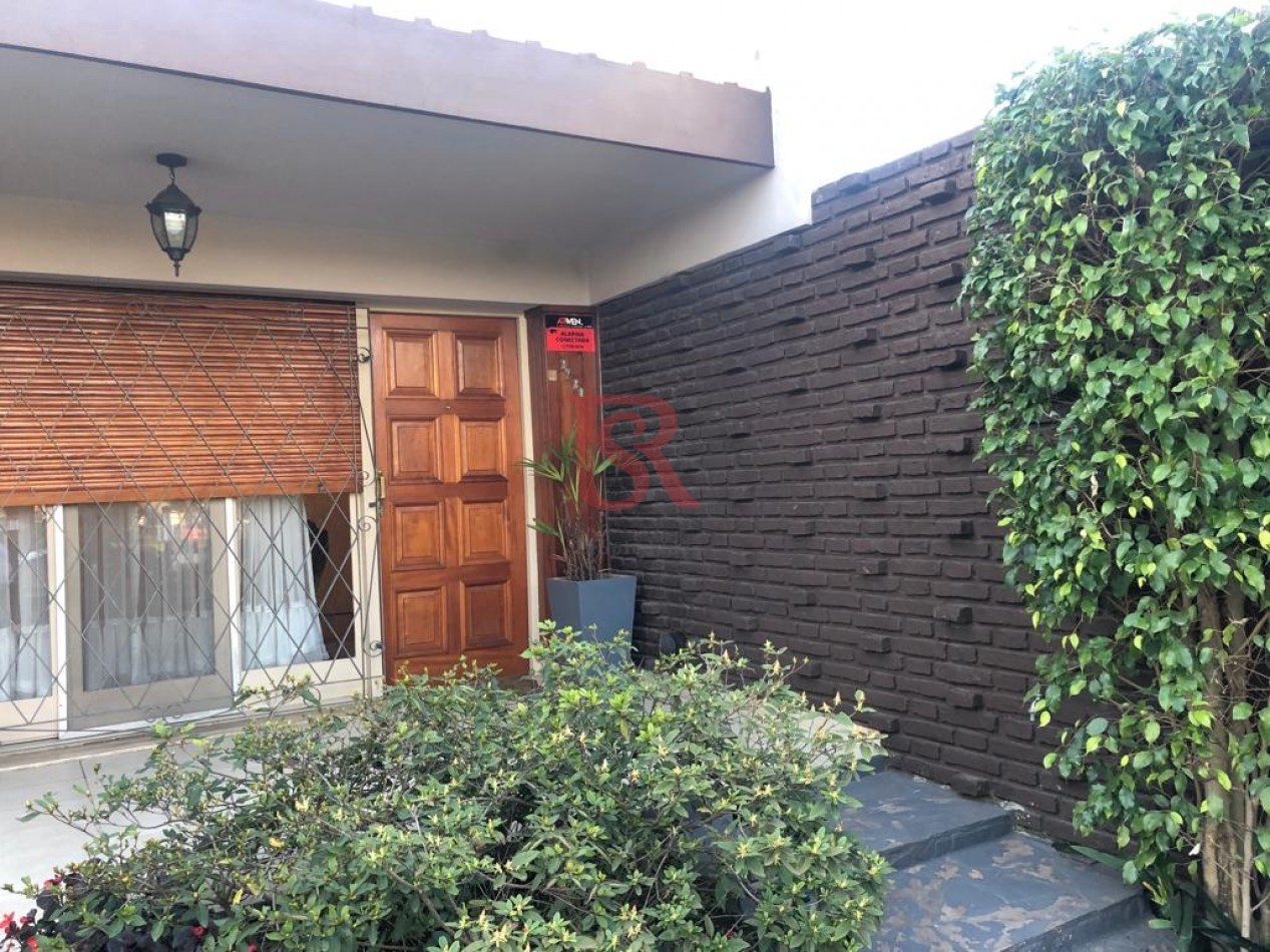 OPORTUNIDAD! Excelente Casa en Alquiler y Venta - Quilmes Oeste -