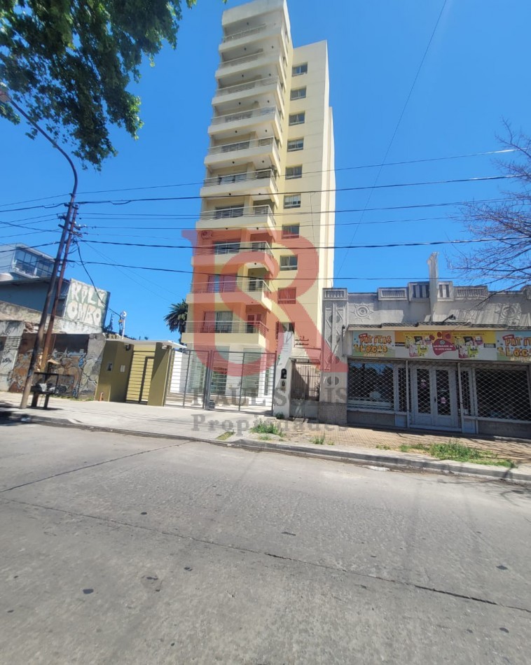 ES - ALQUILER- EXCELENTE 2 AMBIENTES MUY LUMINOSO CON COCHERA EN QUILMES