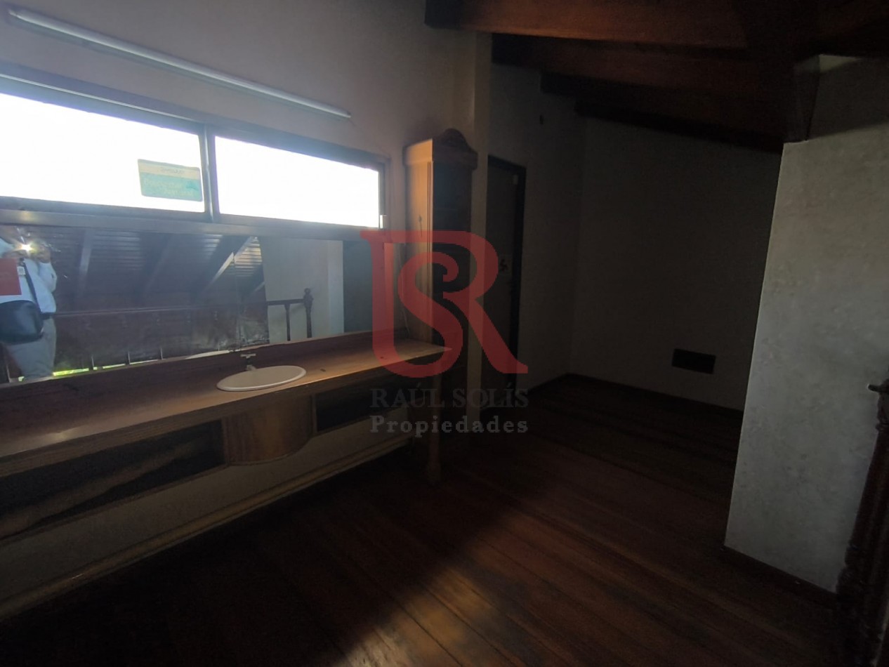 LP - VENTA! Hermoso PH en 1er piso de 4 ambientes con espcio tipo loft, quincho y parrilla en Quilmes 