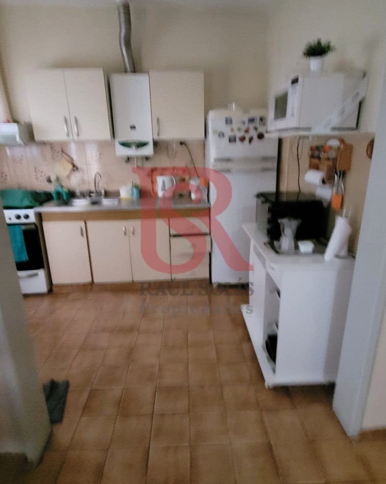 ES. PH AL FRENTE 4 AMBIENTES CON COCHERA Y JARDIN CON PARRILLA - APTO CREDITO-