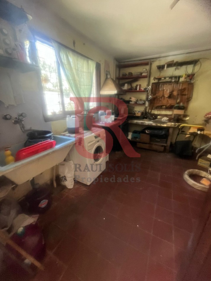 GZ- casa desarrollada en esquina super luminosa en Excelente Estado