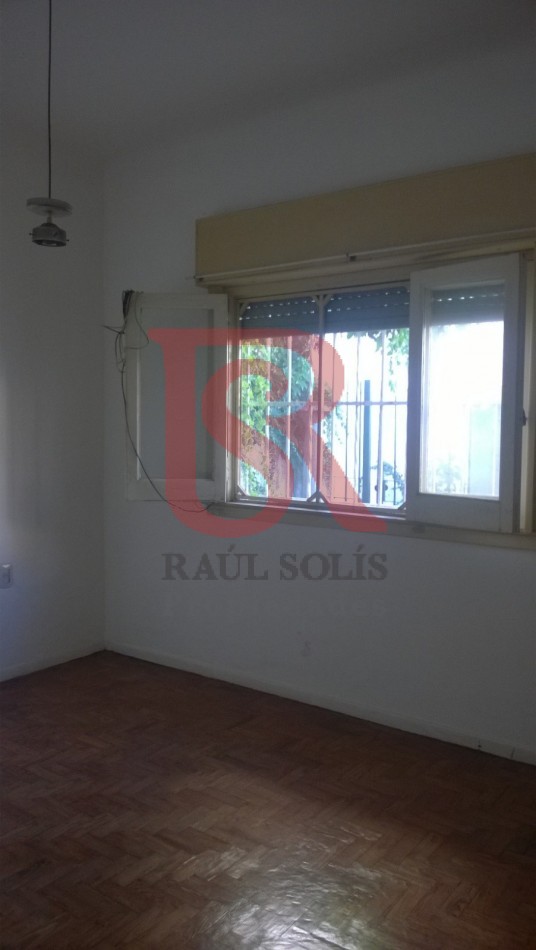 FV  Ph 2 ambientes en alquiler sobre calle Uriburu esquina Brandsen 