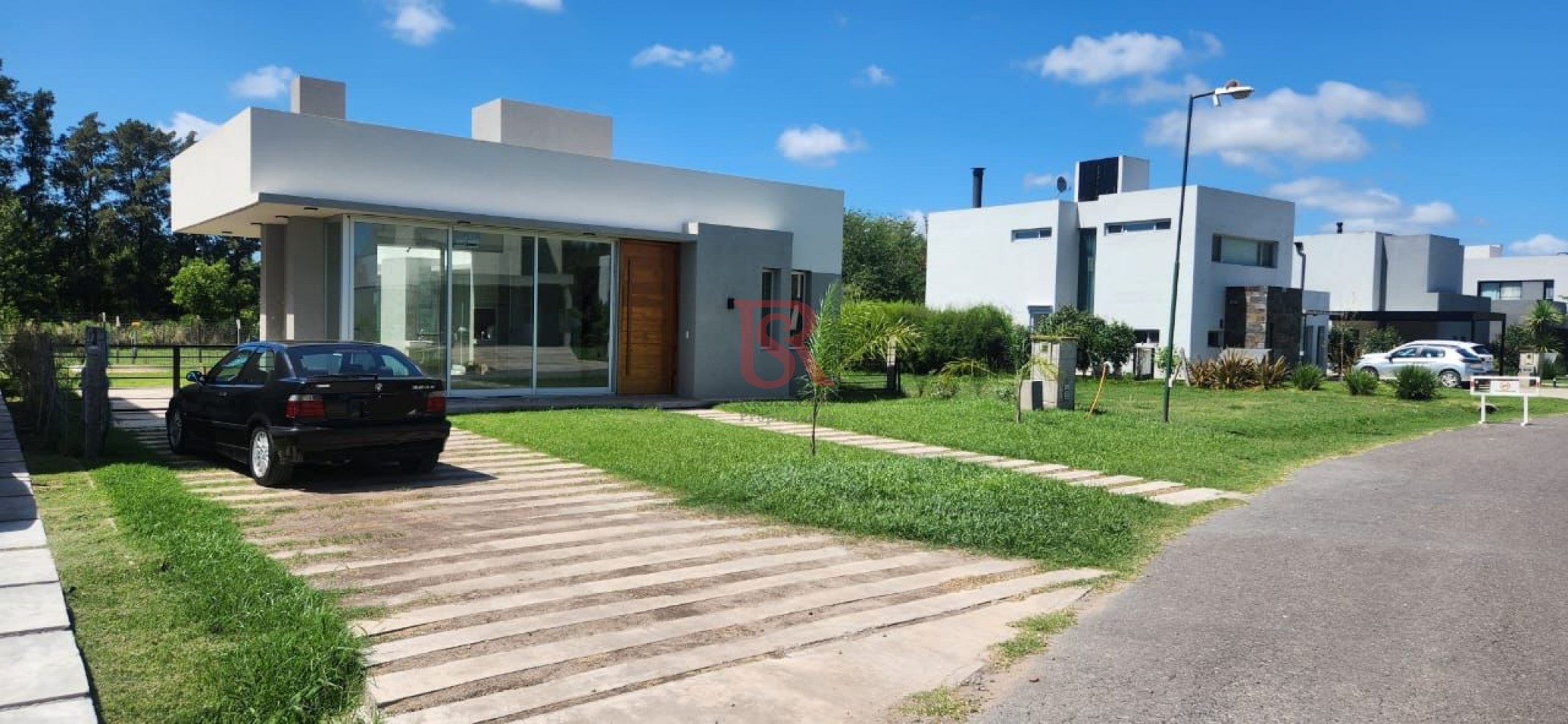 AM- Casa 4 Ambientes La Reserva Hudson en una sola planta con piscina