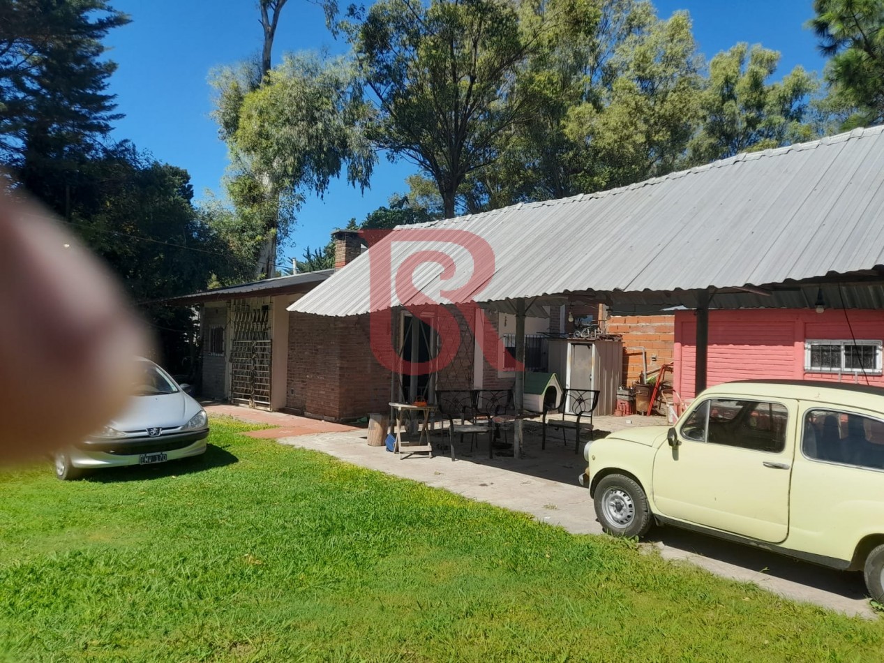 LP - VENTA! Hermosa quinta con pileta en Bosques