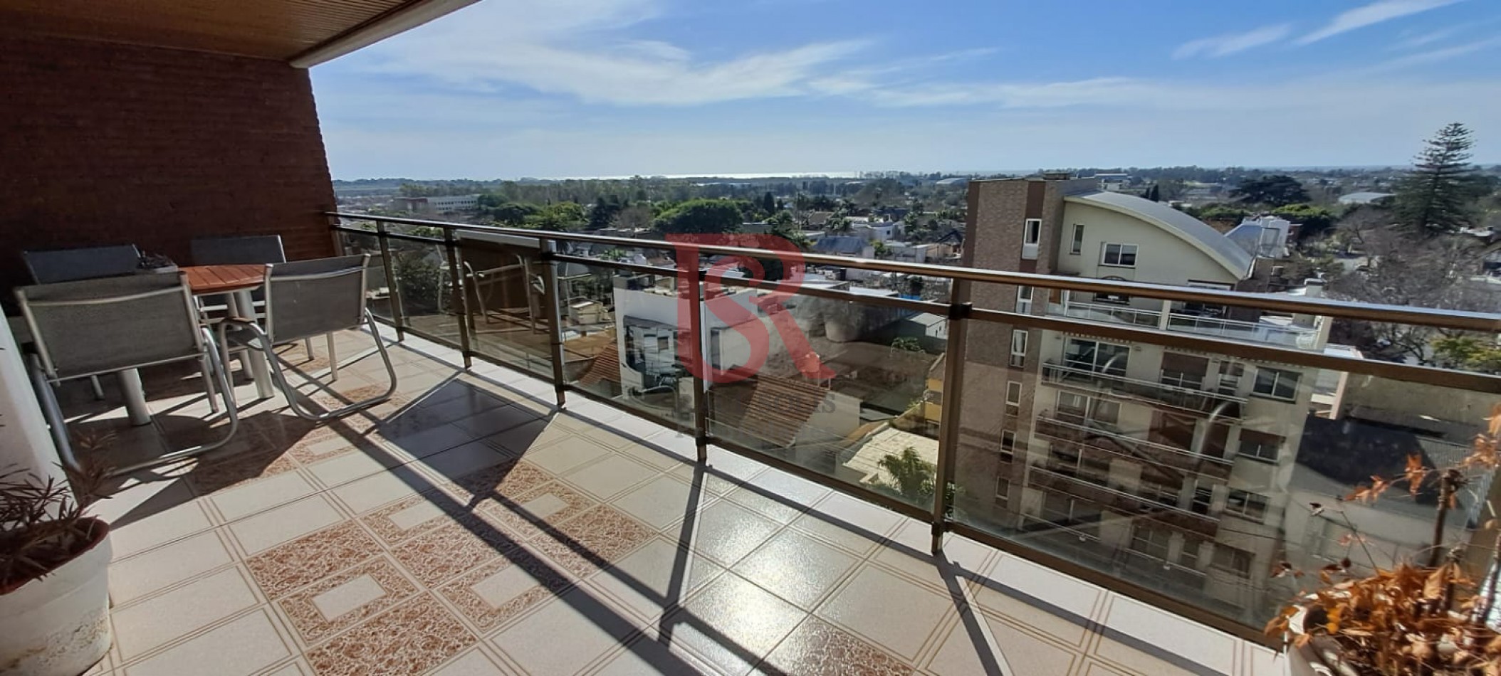 Venta Excelente Piso de Categoria en Edificio Premium