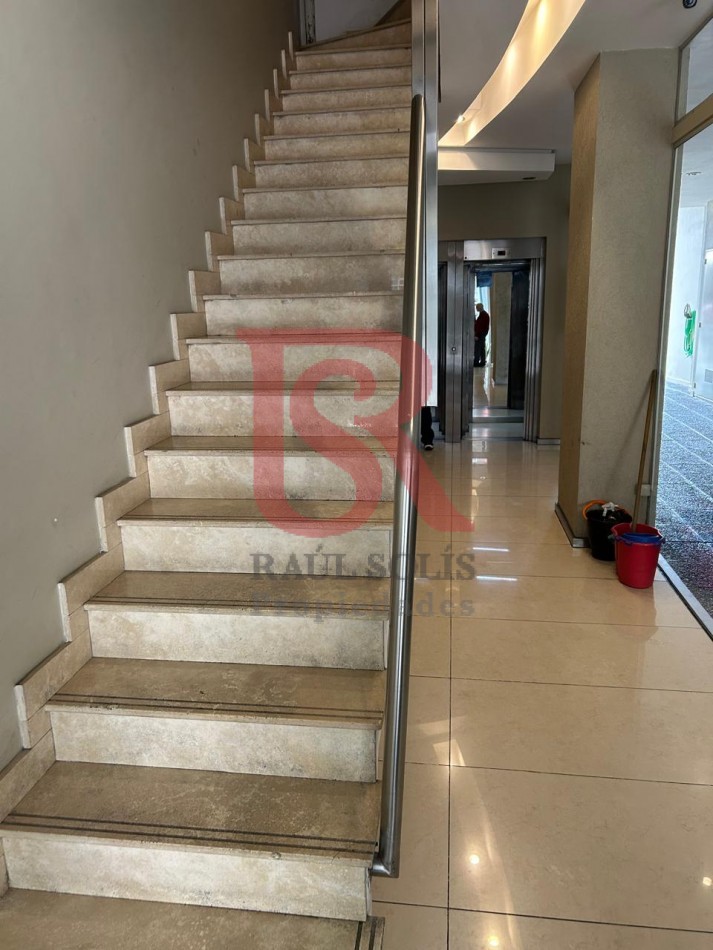 LG Dpto Lomas de Zamora,  2 ambientes muy bien ubicado, luminoso 