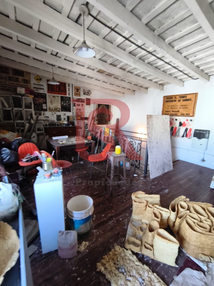 RS - Deposito amplio con espacio tipo loft en Quilmes centro