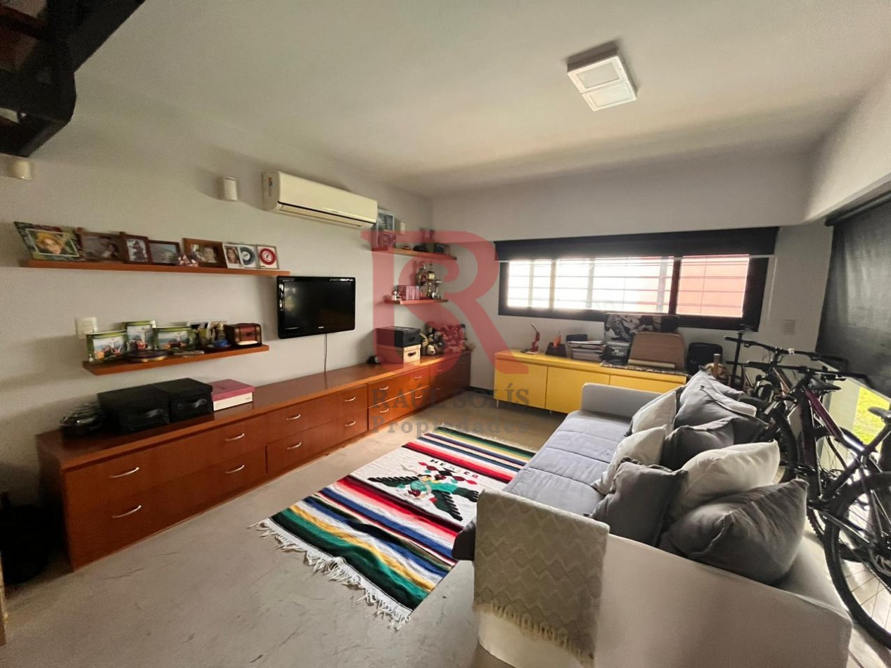 DN - Hermosa casa de 7 ambientes totalmente reciclada a nuevo en venta en Quilmes O