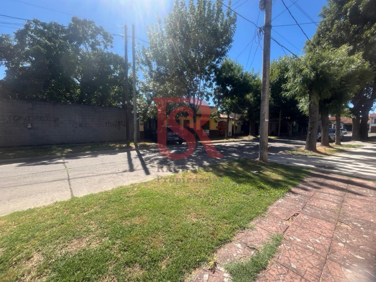 GZ- Galpon de 400 m desarrollado sobre lote de 1300m