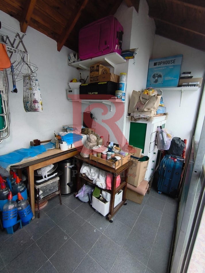  LP (CG) - VENTA! Hermoso departamento con patio interno 3 ambientes en Wilde centro. OPCIONAL: 3 COCHERAS.