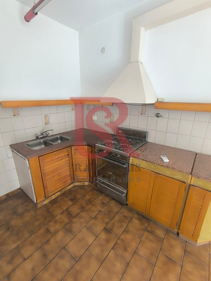 LP - Venta duplex 3 ambientes con cochera en Quilmes