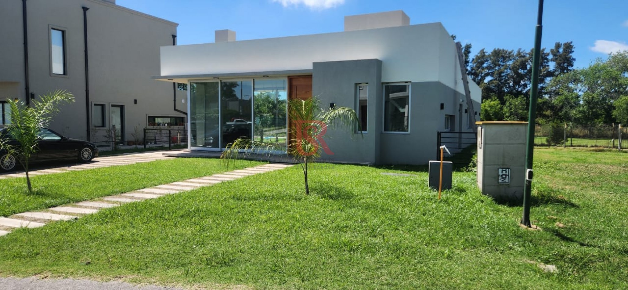 AM- Casa 4 Ambientes La Reserva Hudson en una sola planta con piscina