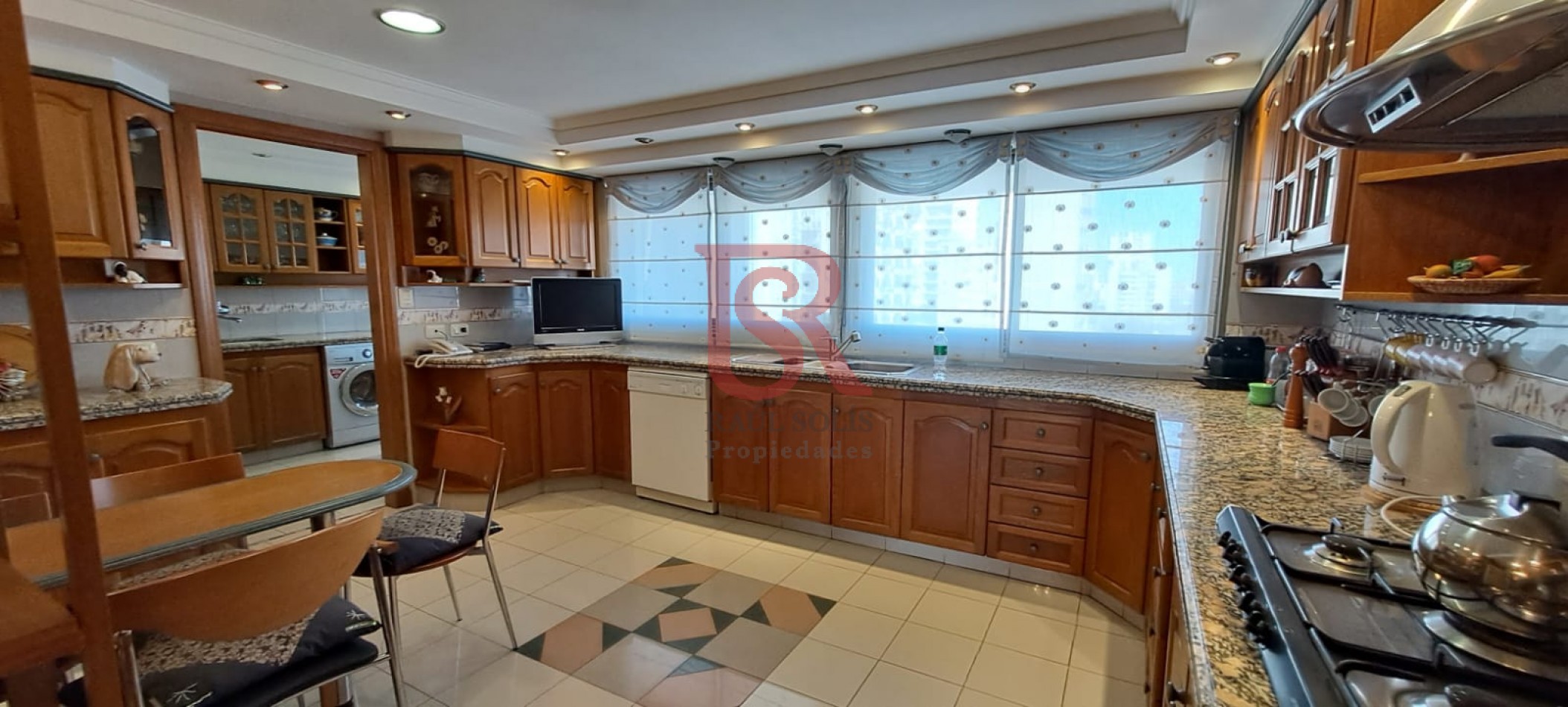 Venta Excelente Piso de Categoria en Edificio Premium