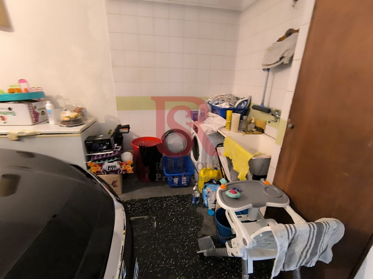LP - RETASADA Hermosa casa 4 ambientes con quincho, pileta y garaje en Quilmes centro