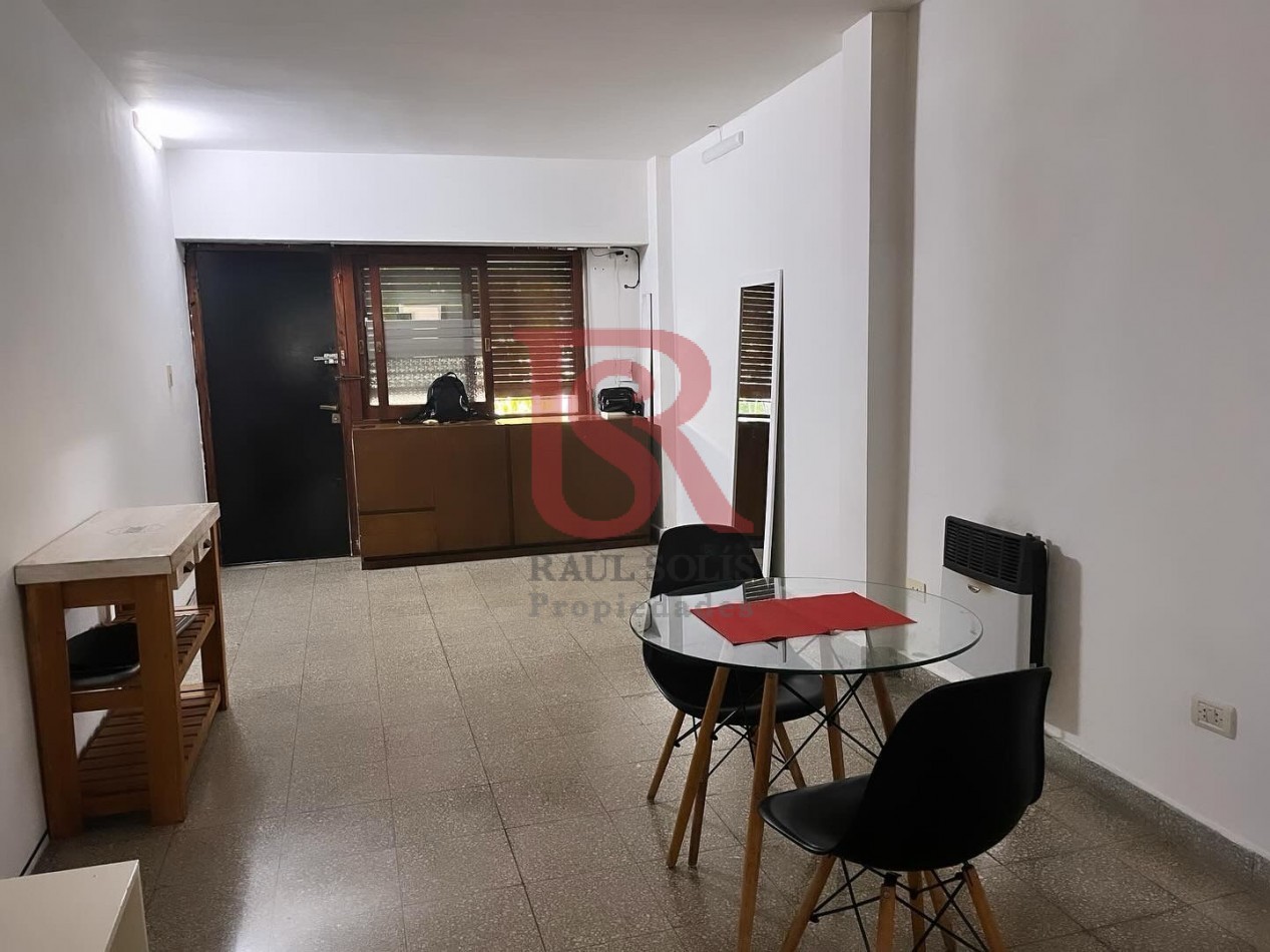 GV- Casa con amplio local en venta!