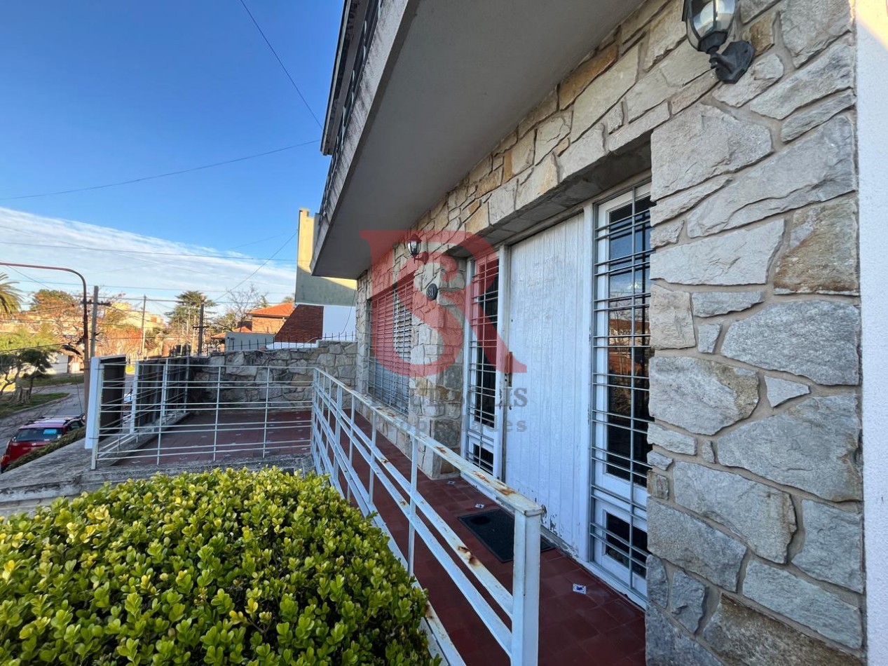 RS- Hermosa casa de 7 ambientes, en excelente estado.
