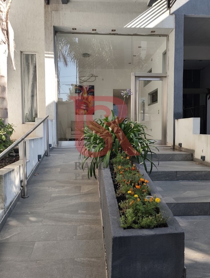 DN - Hermoso departamento 2 ambientes con cochera en Quilmes Centro 