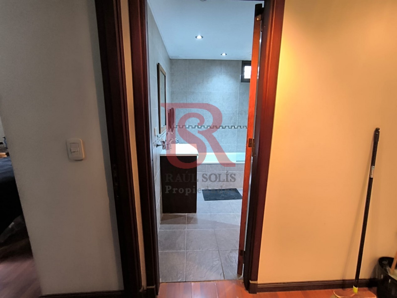 LP - RETASADA Hermosa casa 4 ambientes con quincho, pileta y garaje en Quilmes centro