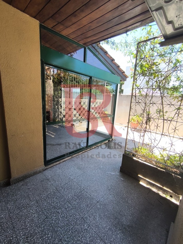 LP - VENTA! Hermoso PH en 1er piso de 4 ambientes con espcio tipo loft, quincho y parrilla en Quilmes 