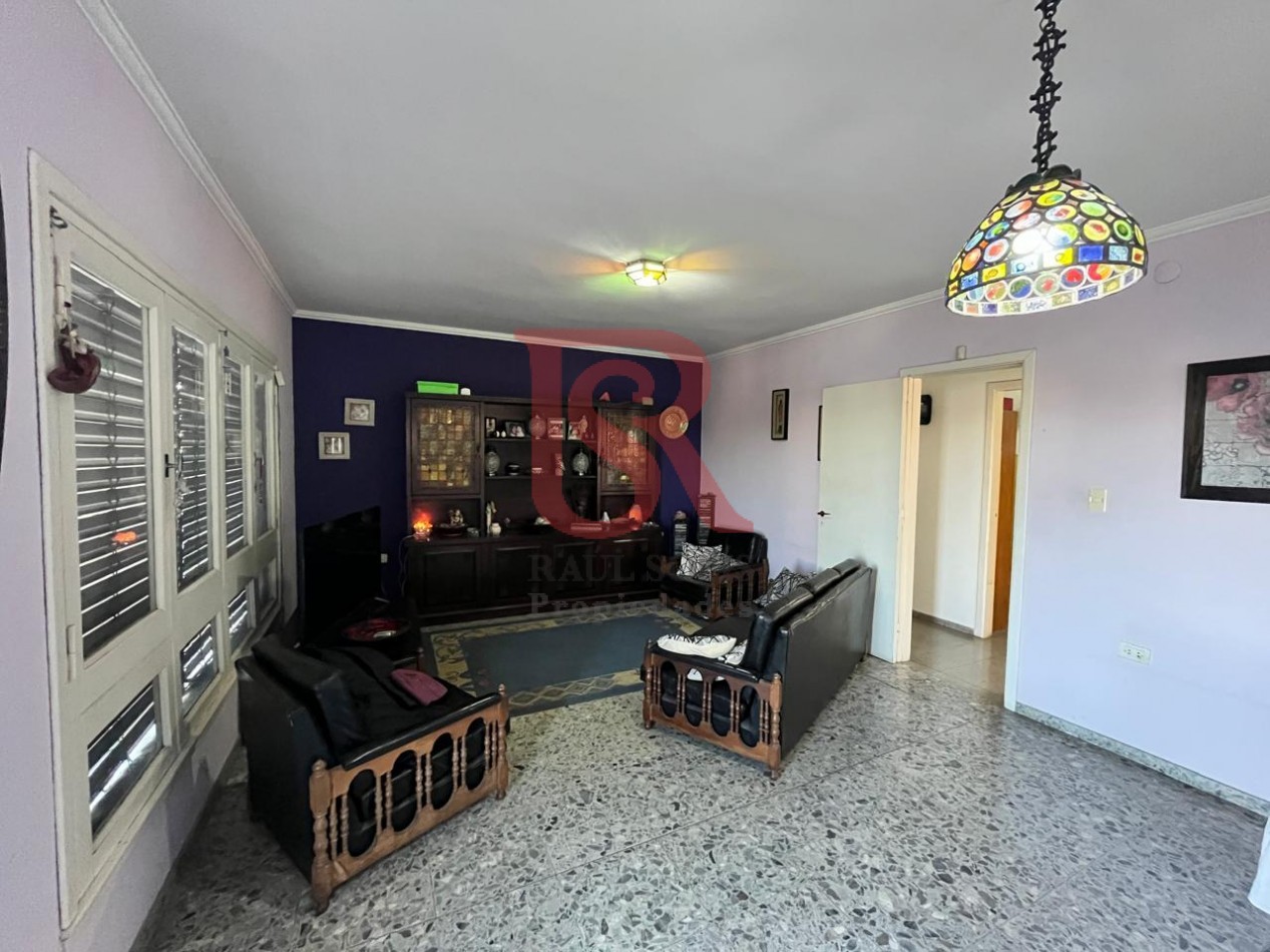 RS- Hermosa casa de 7 ambientes, en excelente estado.