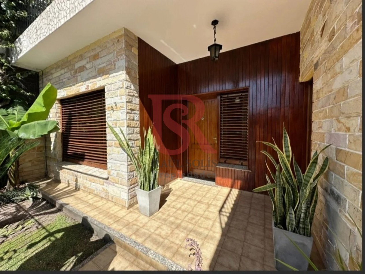 AM. Excelente Casa en Venta 3 ambientes con cochera - Quilmes Oeste
