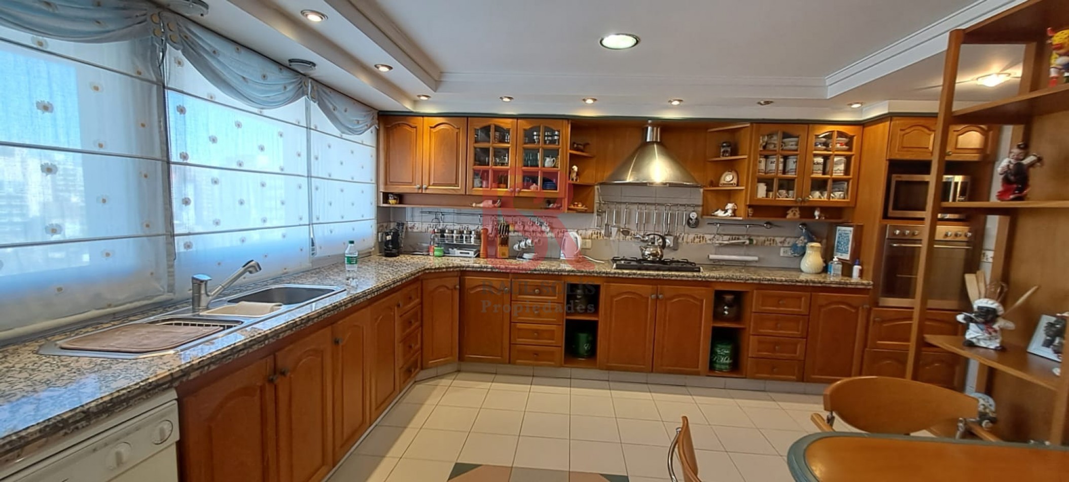 Venta Excelente Piso de Categoria en Edificio Premium