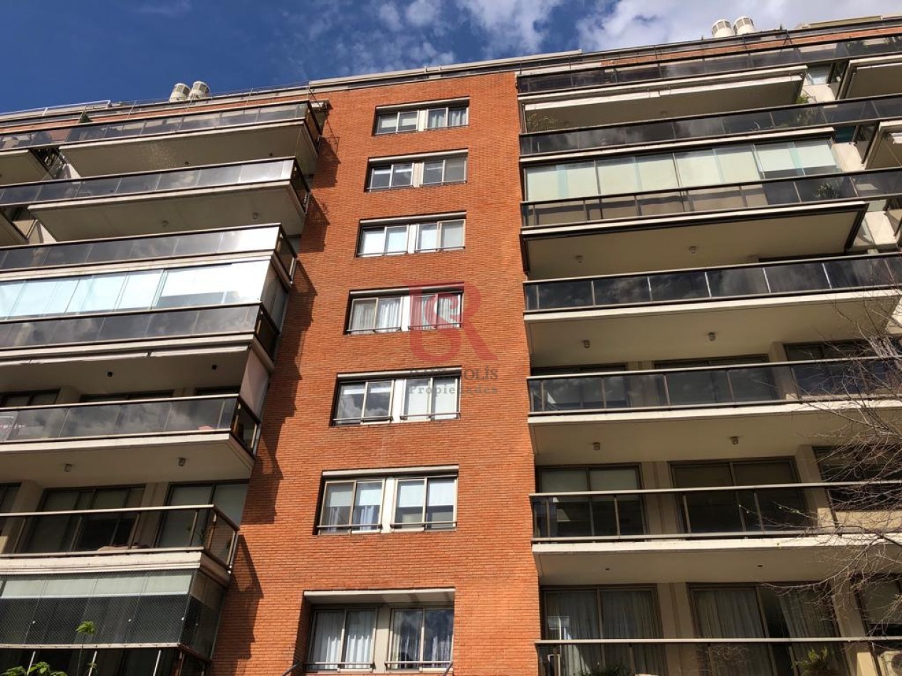 Departamento 4 Ambientes Venta Edificio Brisas Puerto Madero con Cochera