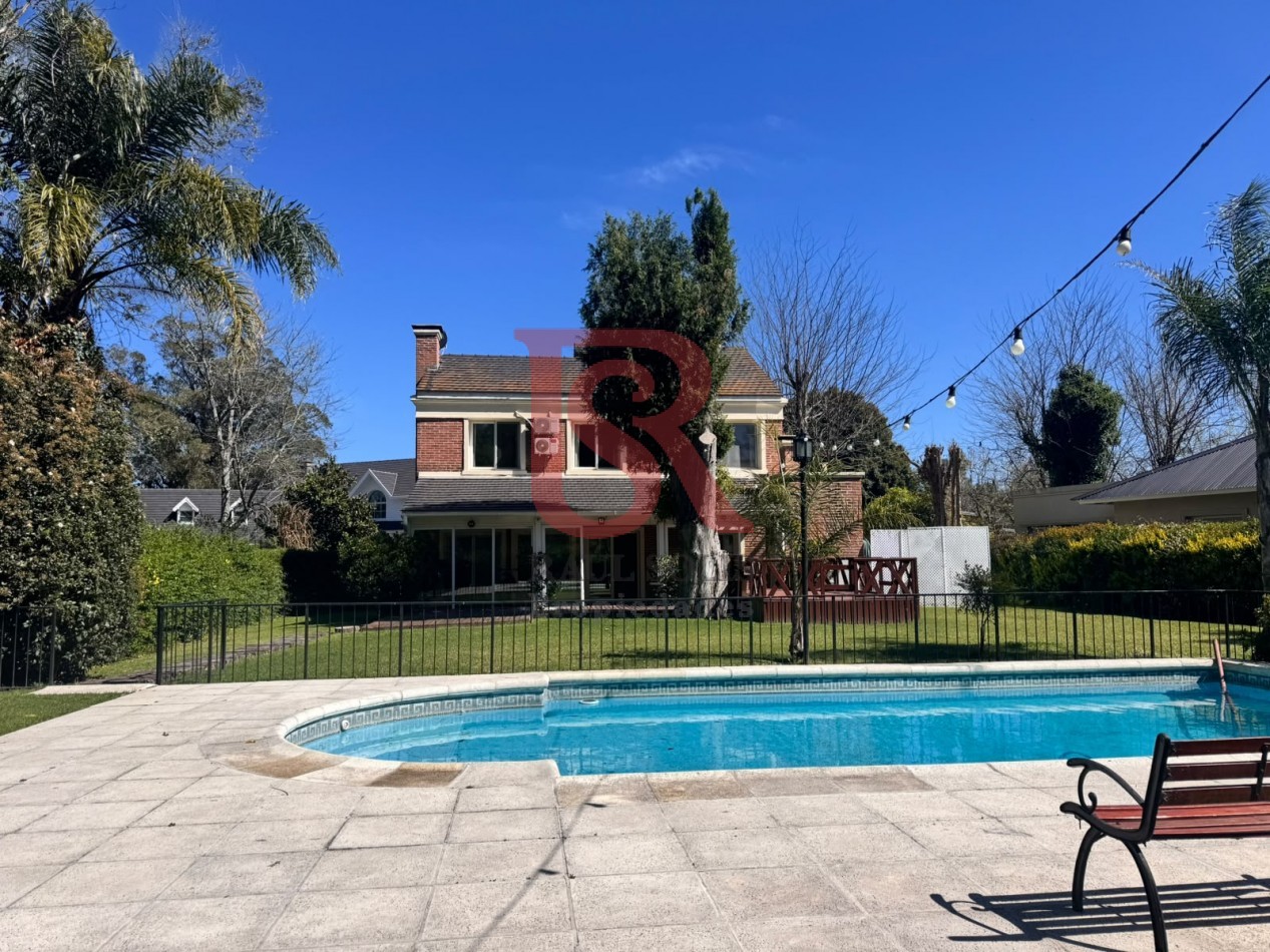  GZ - VIVI EN ABRIL - CASA CON PILETA - QUINCHO Y GRAN JARDIN