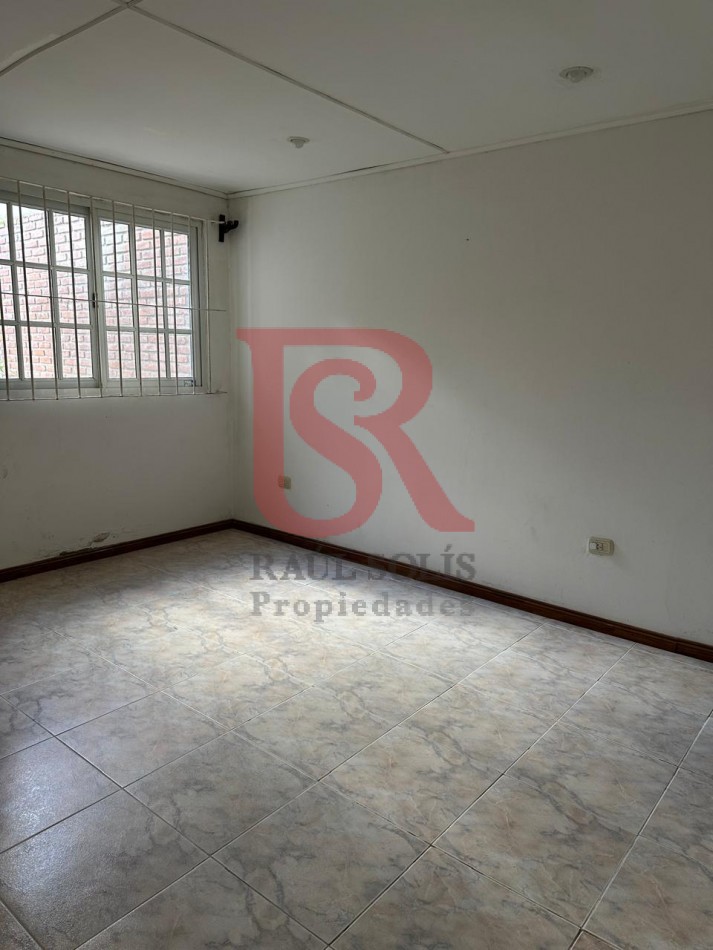 AV- Amplia casa en venta a pocas cuadras del mar